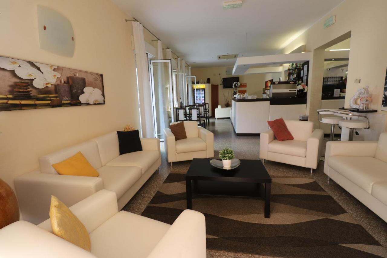 Hotel Galassia Rimini Buitenkant foto