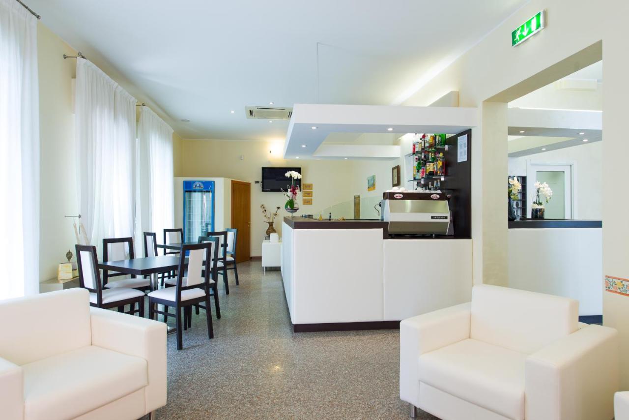 Hotel Galassia Rimini Buitenkant foto