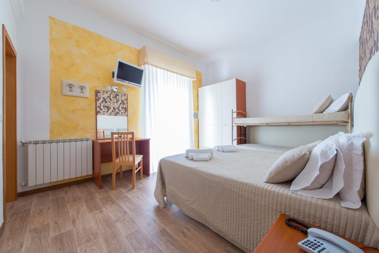 Hotel Galassia Rimini Buitenkant foto