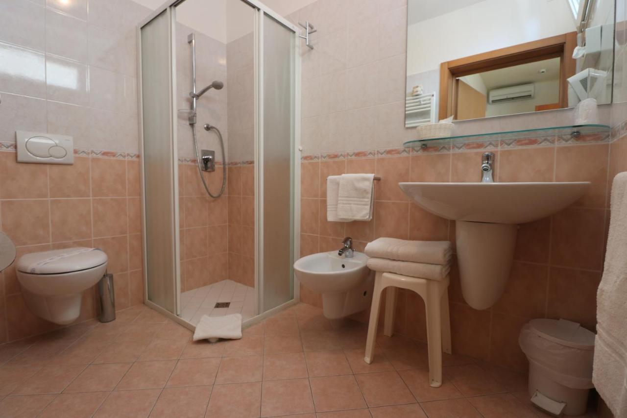 Hotel Galassia Rimini Buitenkant foto