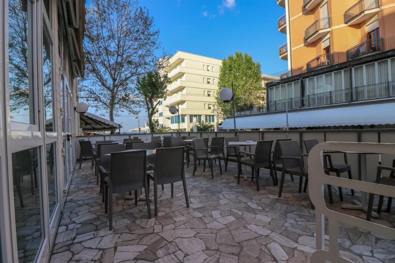 Hotel Galassia Rimini Buitenkant foto