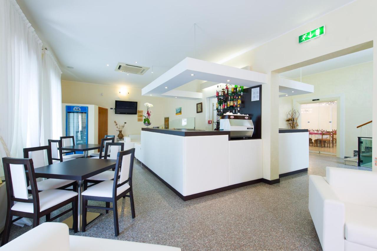 Hotel Galassia Rimini Buitenkant foto