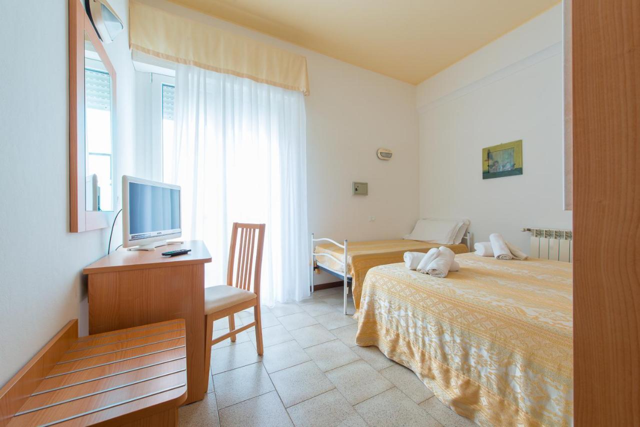 Hotel Galassia Rimini Buitenkant foto