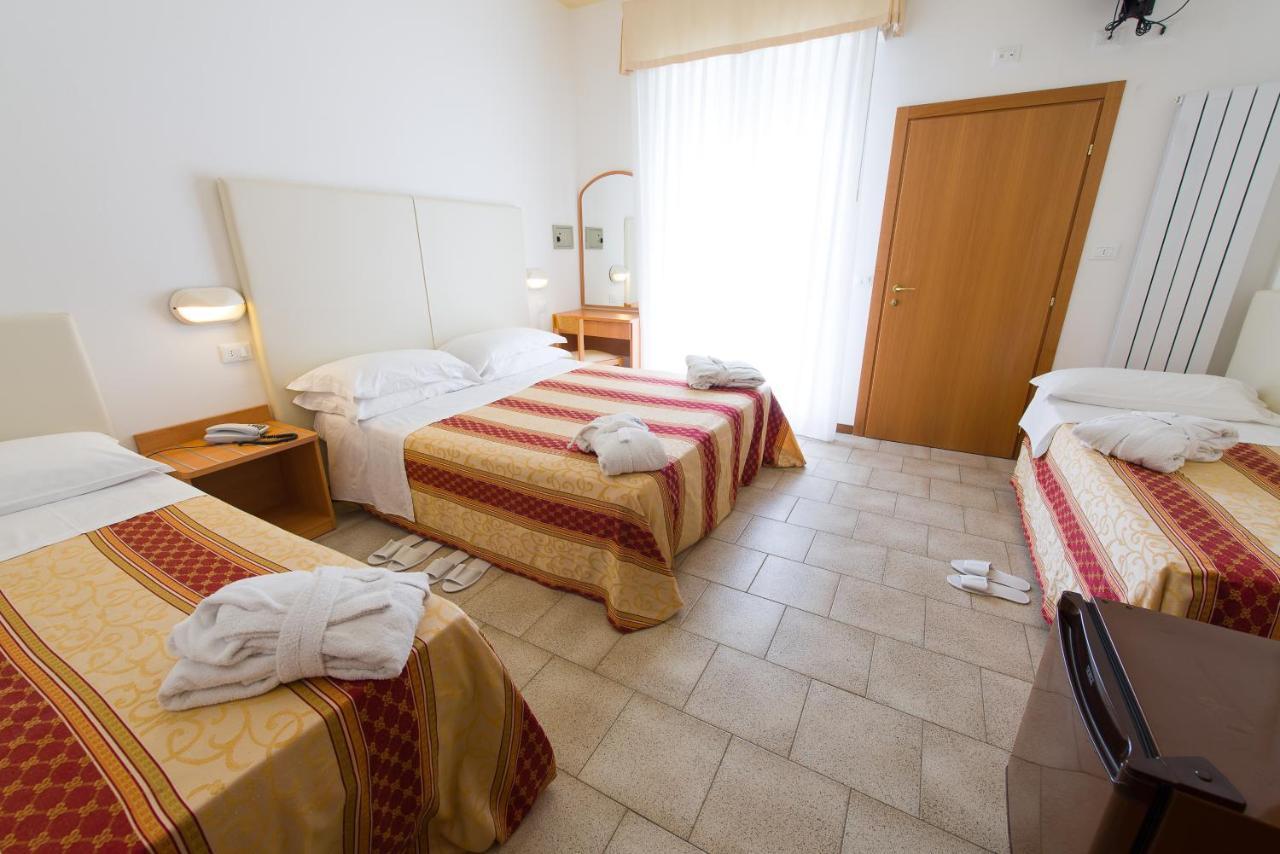 Hotel Galassia Rimini Buitenkant foto