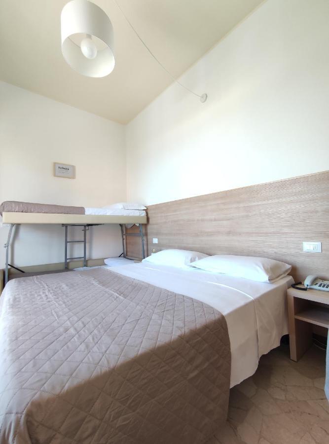 Hotel Galassia Rimini Buitenkant foto