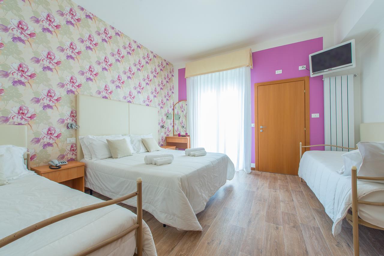 Hotel Galassia Rimini Buitenkant foto
