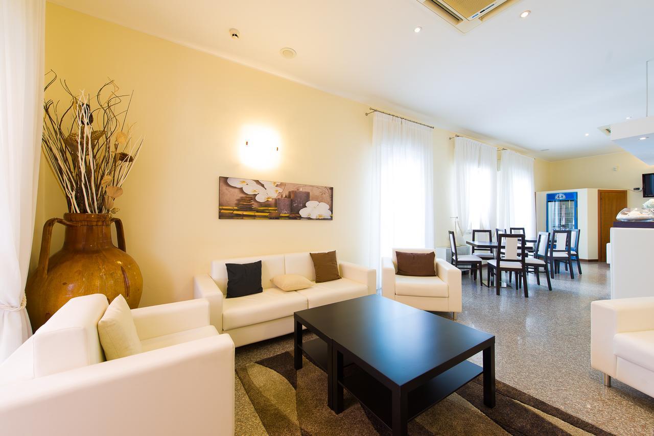 Hotel Galassia Rimini Buitenkant foto