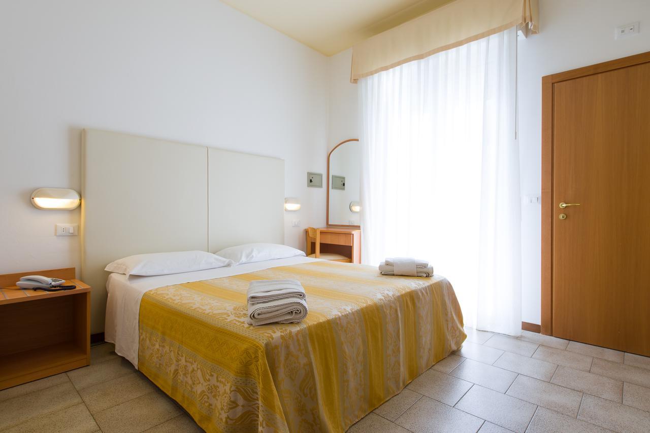 Hotel Galassia Rimini Buitenkant foto